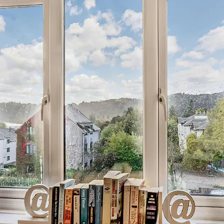 Strawberries And Cream *