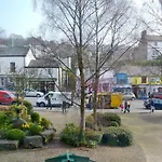 Strawberries And Cream Nyaraló